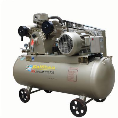 Compresseur d'air à piston avec une pression allant de 0,8 à 1,25 MPa